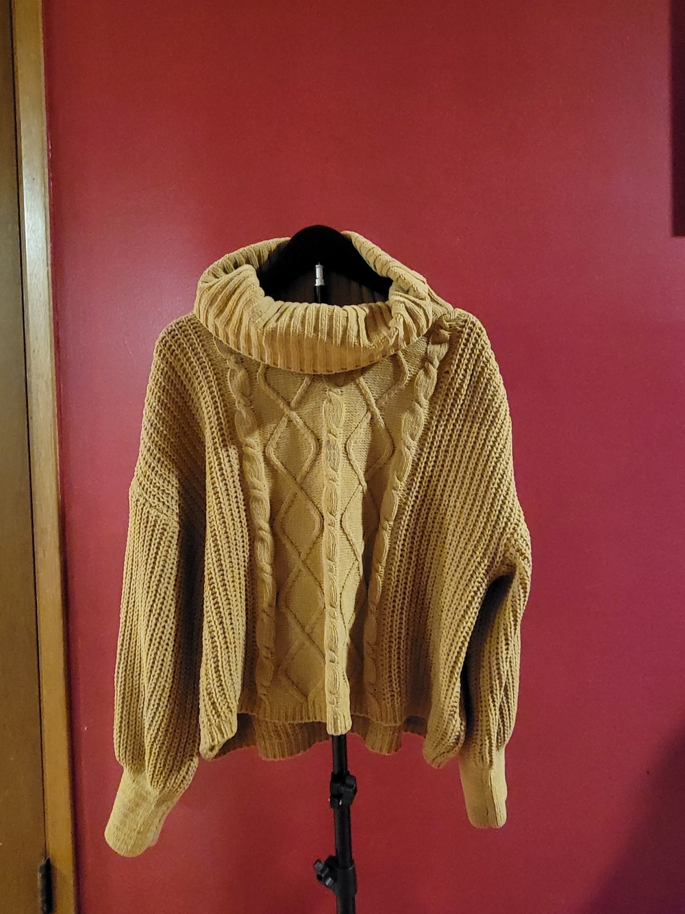 Hazel Moon-Women’s Cable-Knit Turtleneck Sweater in Camel